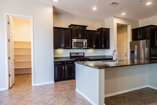 Foto del edificio - 6492 W Whispering Windmill Ln