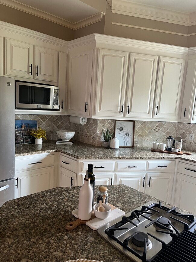 Foto del edificio - 5172 Remington Dr