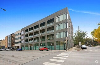 Building Photo - 469 N Paulina St
