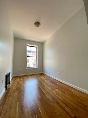 Building Photo - 432 Rogers Ave