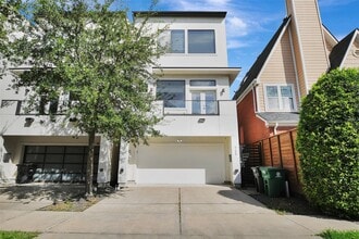 Building Photo - 712 W Drew St