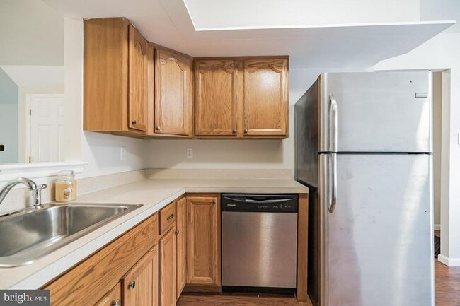 Foto del edificio - 994 Beechwood Pl