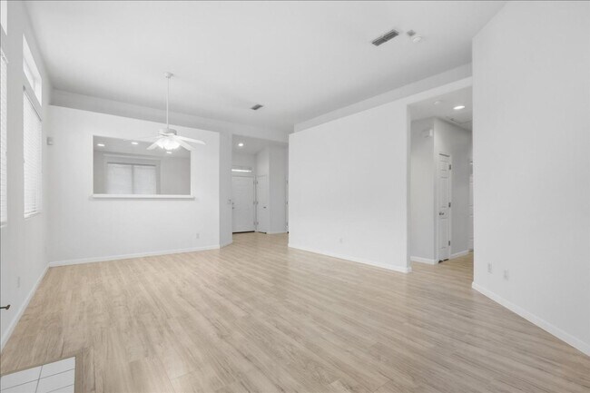 Foto del edificio - 374 Coventry Cir
