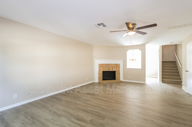 Building Photo - 10906 Hillsdale Loop