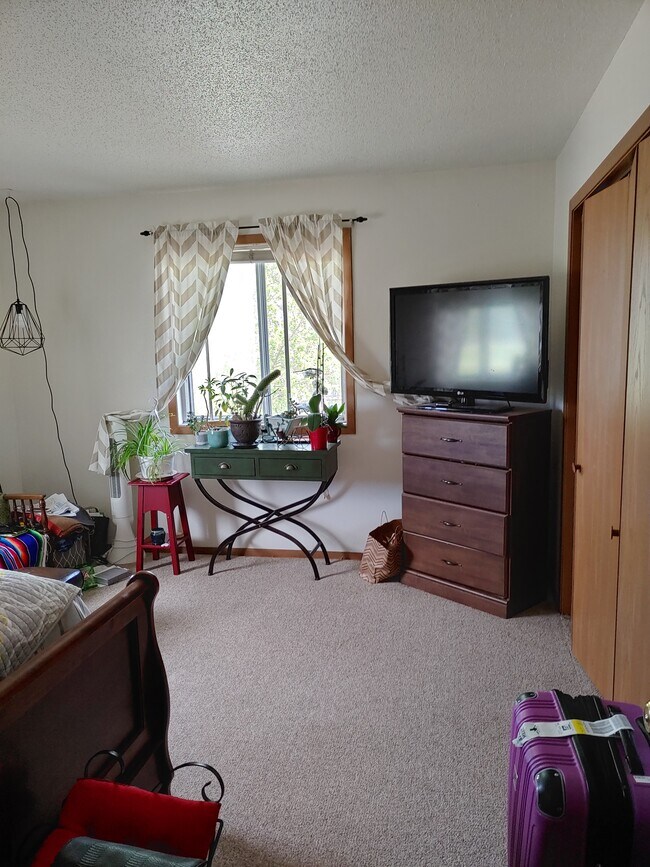 First Bedroom - 1005 Emerald Ct