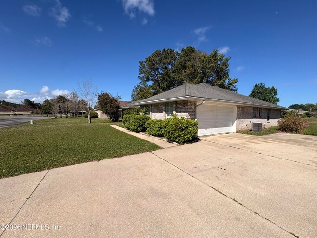 Building Photo - 15677 Moss Hollow Dr