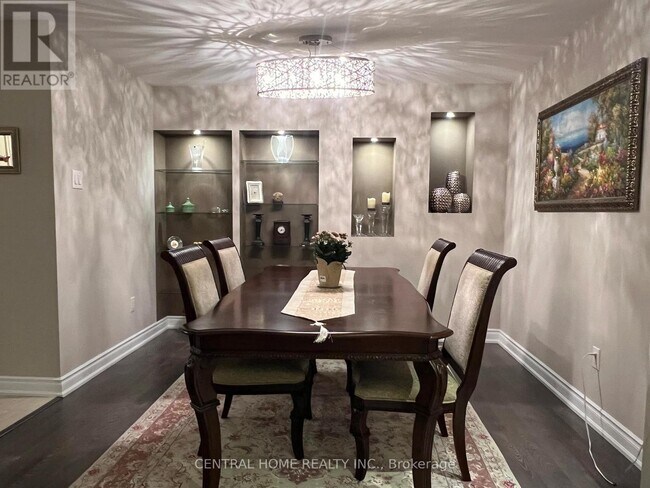 Photo du bâtiment - 7825 Bayview Ave