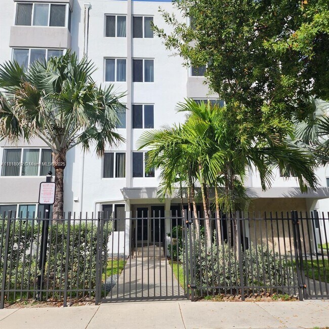 Building Photo - 250 180th Dr