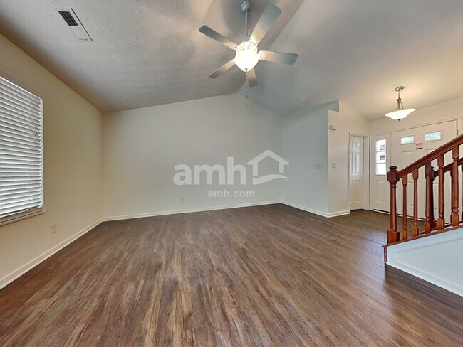 Foto del edificio - 903 Regency Ct