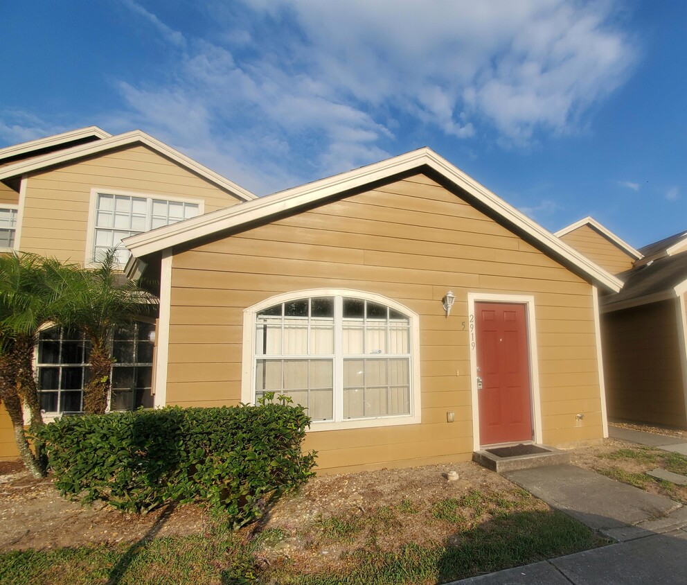 Foto principal - 2919 Fan Palm Dr