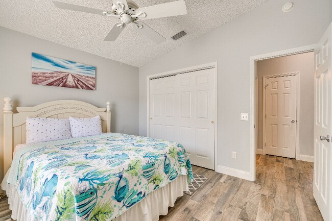 Building Photo - 421 Rosecroft Terrace