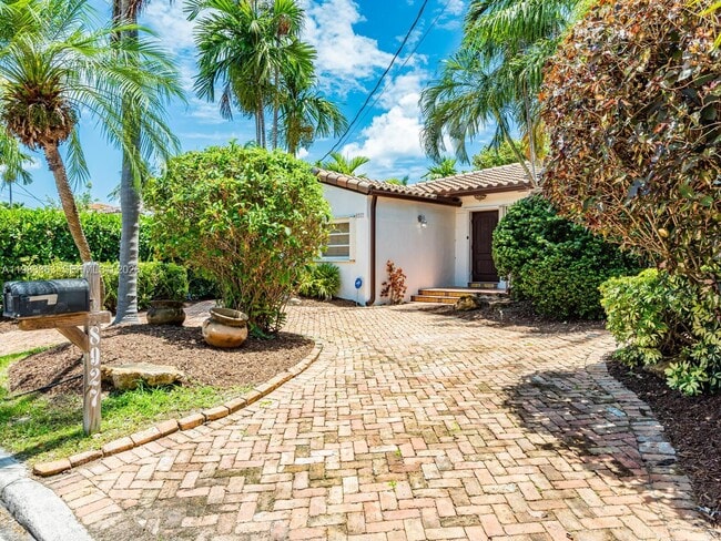 Foto del edificio - 8927 Hawthorne Ave