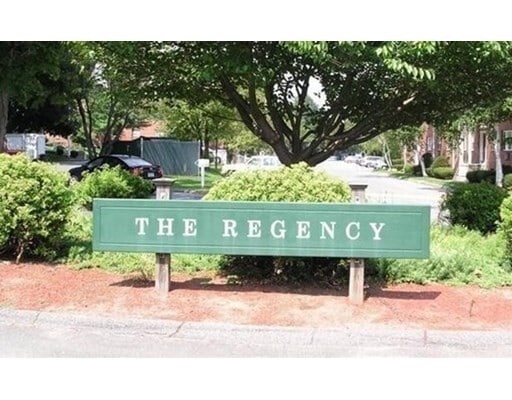 Building Photo - 24 Regency Park Dr