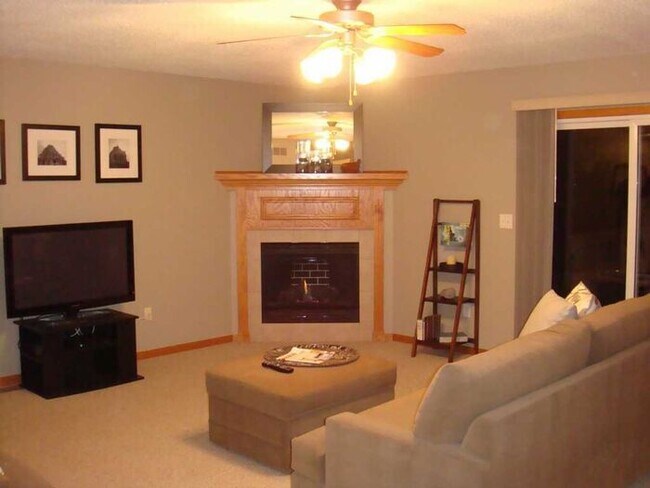 Building Photo - $2,295 | 4 Bedroom, 3.5 Bathroom Duplex | ...