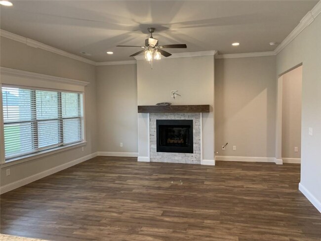 Foto del edificio - 615 N Drewrys Bluff Rd