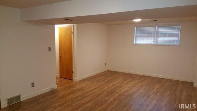 Building Photo - 3305 Kern Rd