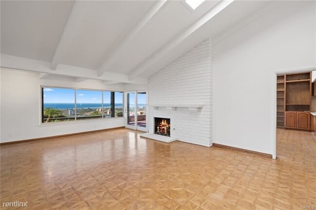 Building Photo - 4 br, 3 bath House - 11 Half Moon Bay Dr