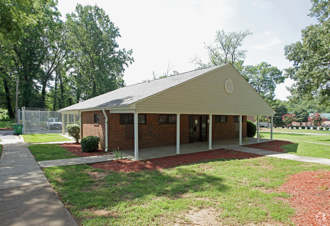 Building Photo - Tall Oaks Apartments