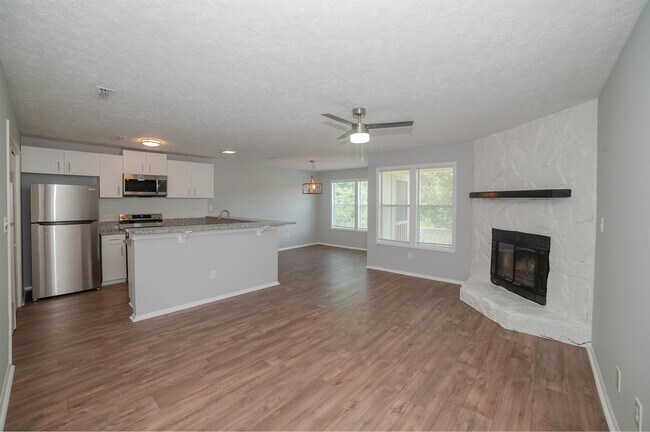 Building Photo - 6736 Willowbrook Dr