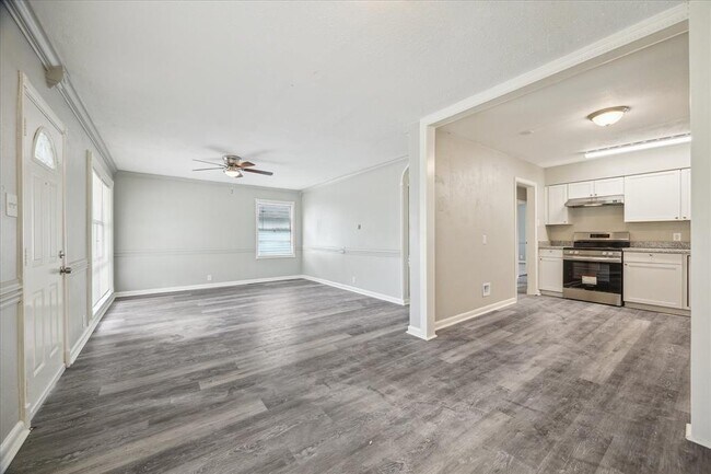 Building Photo - 6306 Thrush Dr