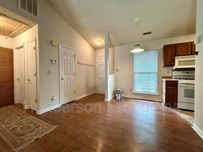 Building Photo - 6718 Park Hickory Dr