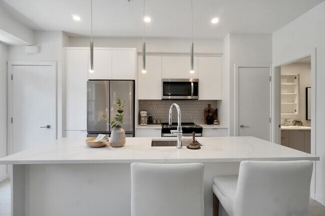 Photo du bâtiment - The Cove at James Bay Townhomes