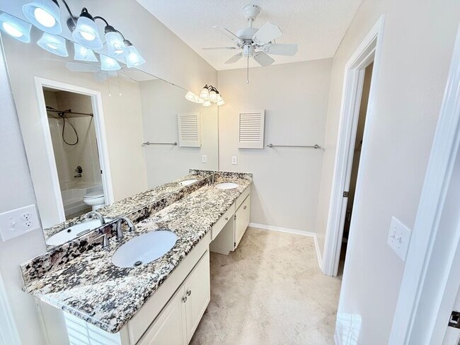 Building Photo - 131 Mirabelle Cir