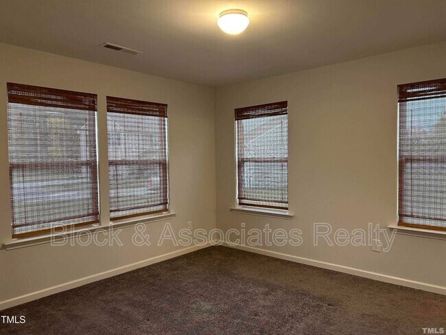 Foto del edificio - 198 Pineapple Pl