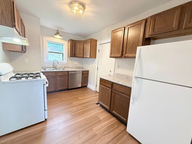 Foto del edificio - Newly remodeled 3 bed 1 bath in Normal!