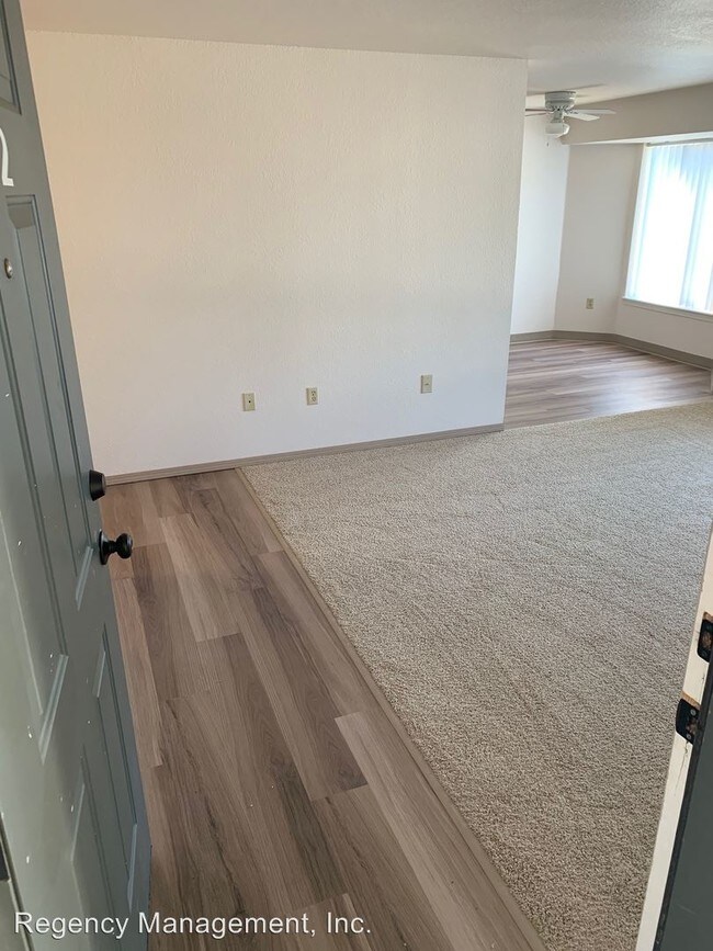 Foto del edificio - 5075-5105 10th Ave NE
