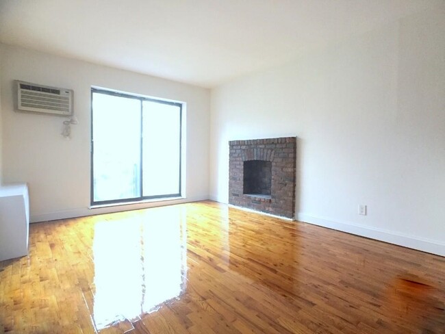 Foto del edificio - 403 E 87th St