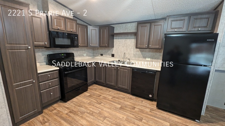 Foto principal - 2221 S Prairie Ave