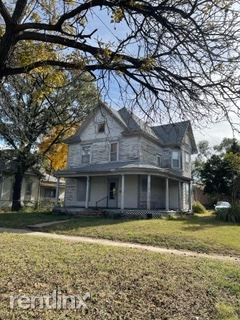 Primary Photo - 5 br, 2 bath House - 205 E 5th St A Unit A