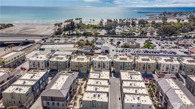 Foto del edificio - 877 Doheny Way