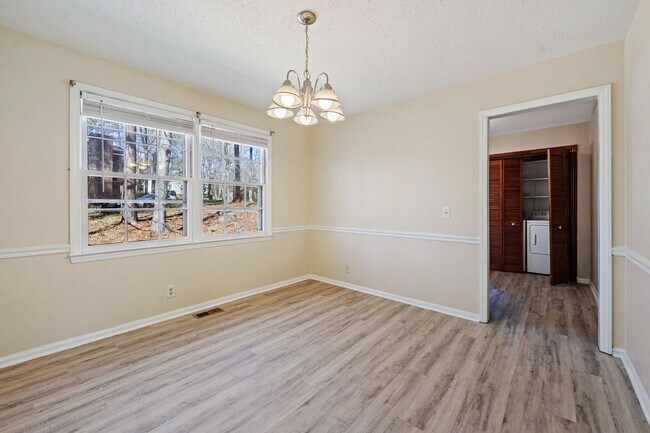 Foto del edificio - Single Family Ranch in Garner: Available Now