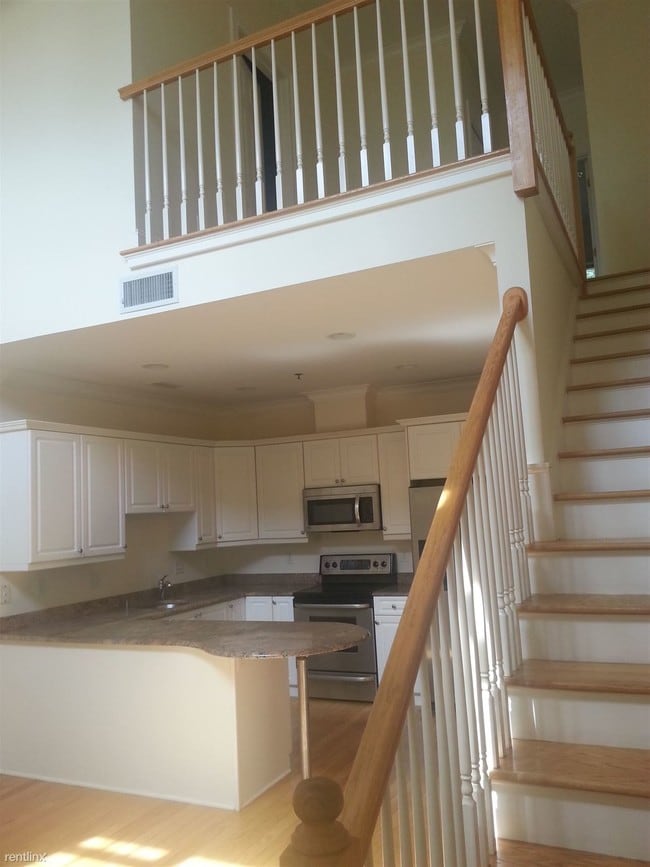 20 Cross St Unit 8, Westport, CT 06880 Condo for Rent in Westport, CT