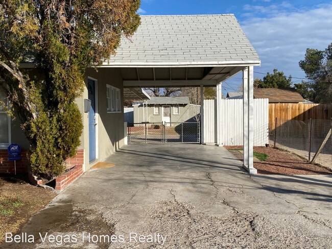 Building Photo - 2 br, 1 bath House - 1071 E Oakey Blvd