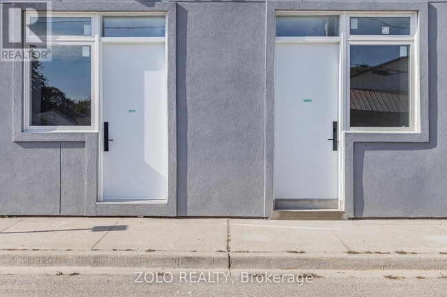 Building Photo - 206 Wellington St