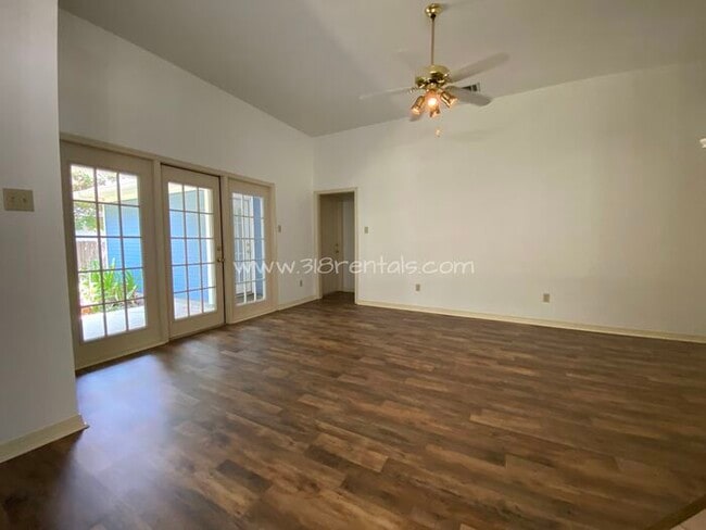 Building Photo - Home in Shady Grove available!
