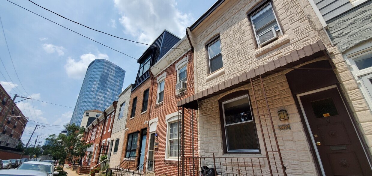 Primary Photo - 2627 Bainbridge St