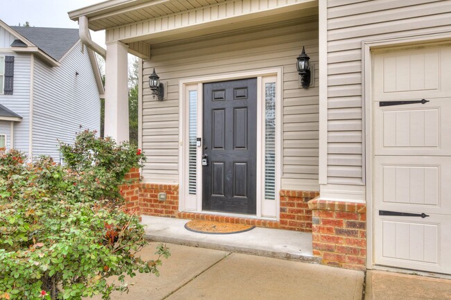 Building Photo - Beautiful Updated 4 Bedroom 3 Bath House