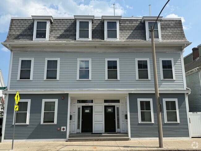 Building Photo - 342 Dorchester St