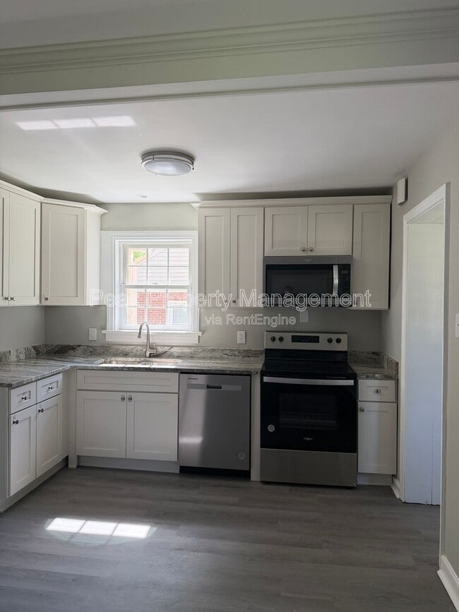 Building Photo - 9014 Weldon Dr