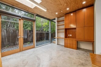 Building Photo - 680 Kendall Ave