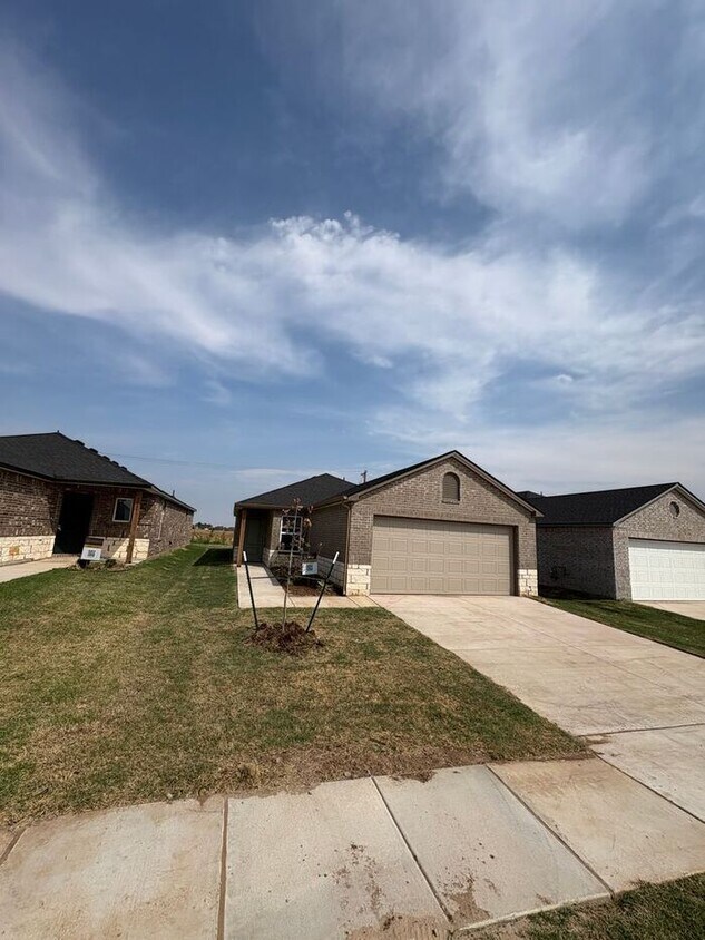 Pre-Leasing | Spacious Brand-New 3 Bedroom Home Available Soon - Pre-Leasing | Spacious Brand-New 3 Bedroom Home Available Soon