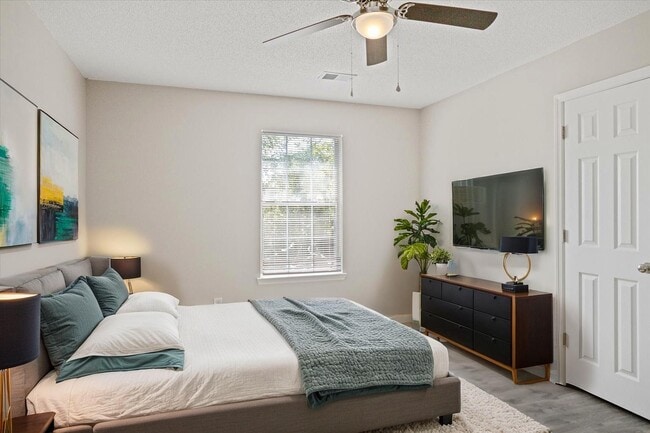 Building Photo - Briarwood Apartments