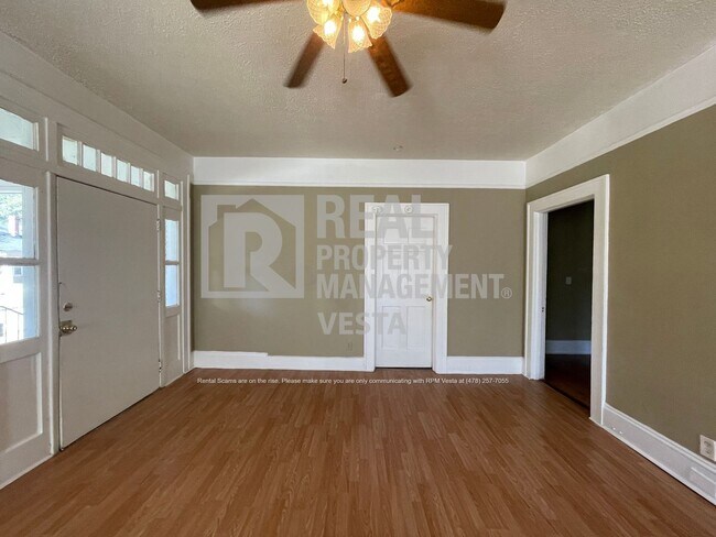 Foto del edificio - 1096 Hillyer Ave