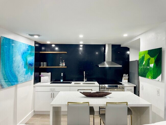 Foto del edificio - 5502 NW 3rd Ave