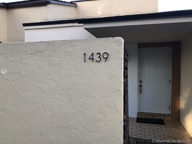 Building Photo - 1439 SW 104th Pl