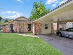Building Photo - 4431 Oak Shadows Dr